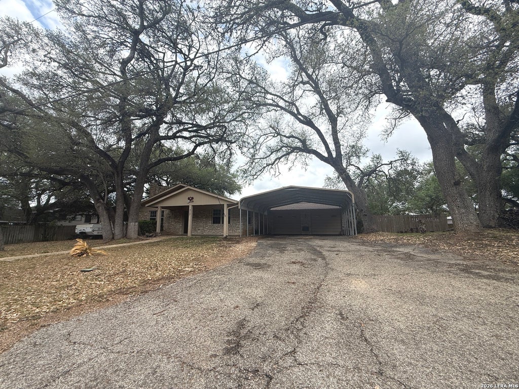 Photo of 717 Lookout, Canyon Lake, TX 78133 (MLS # 1954645)