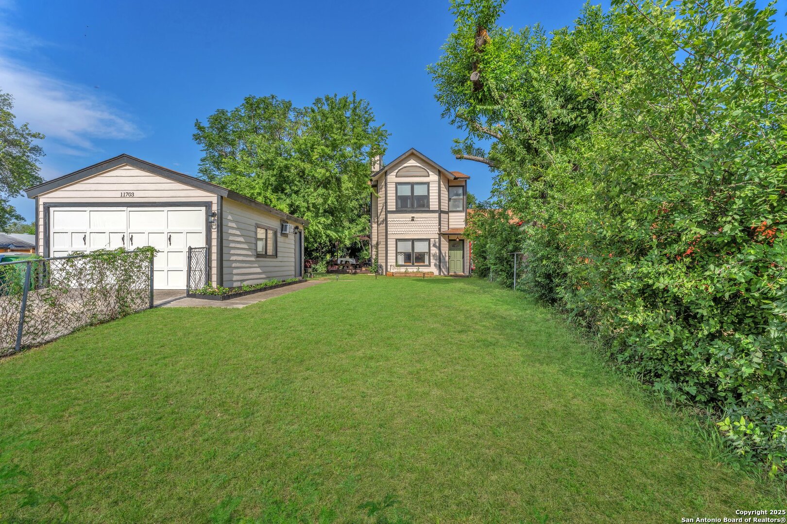 11703 Spring Dale