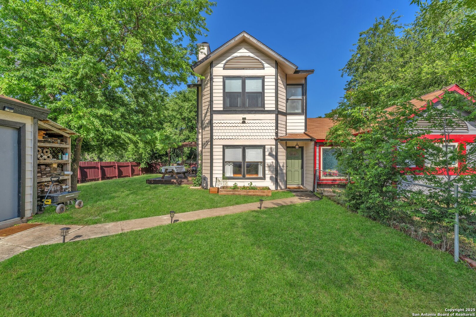 11703 Spring Dale
