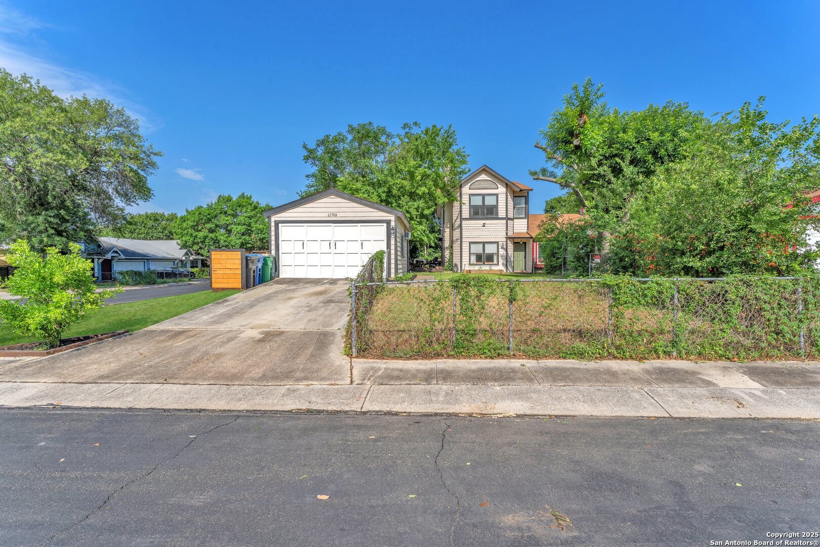 11703 Spring Dale