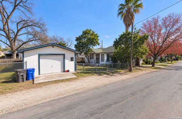 455 WALTON AVE, SAN ANTONIO, TX 78225 - Image bf7971e22efd1be585028f57a29cc94f/267584587