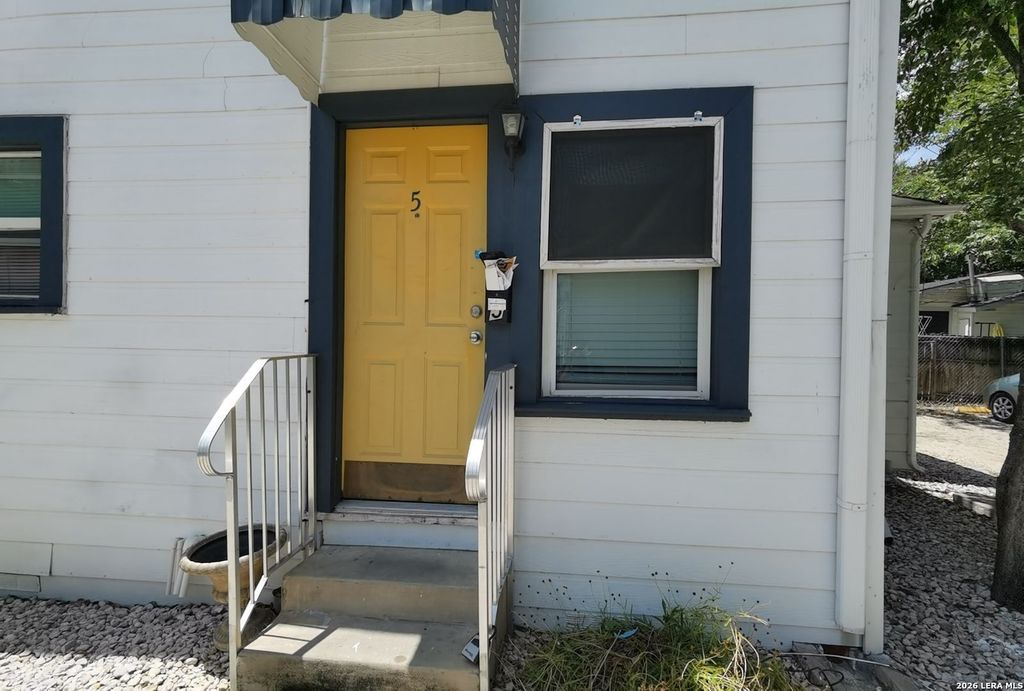 Photo of 137 E NORWOOD CT 5 #5, San Antonio, TX 78212 (MLS # 2001262)