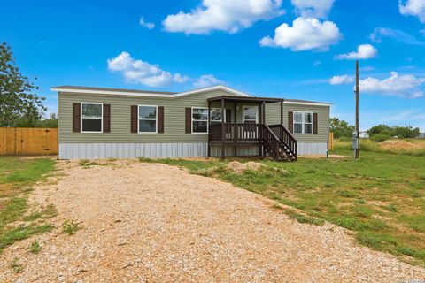 Property photo of 11859 Jarratt Rd, Atascosa, TX 78002