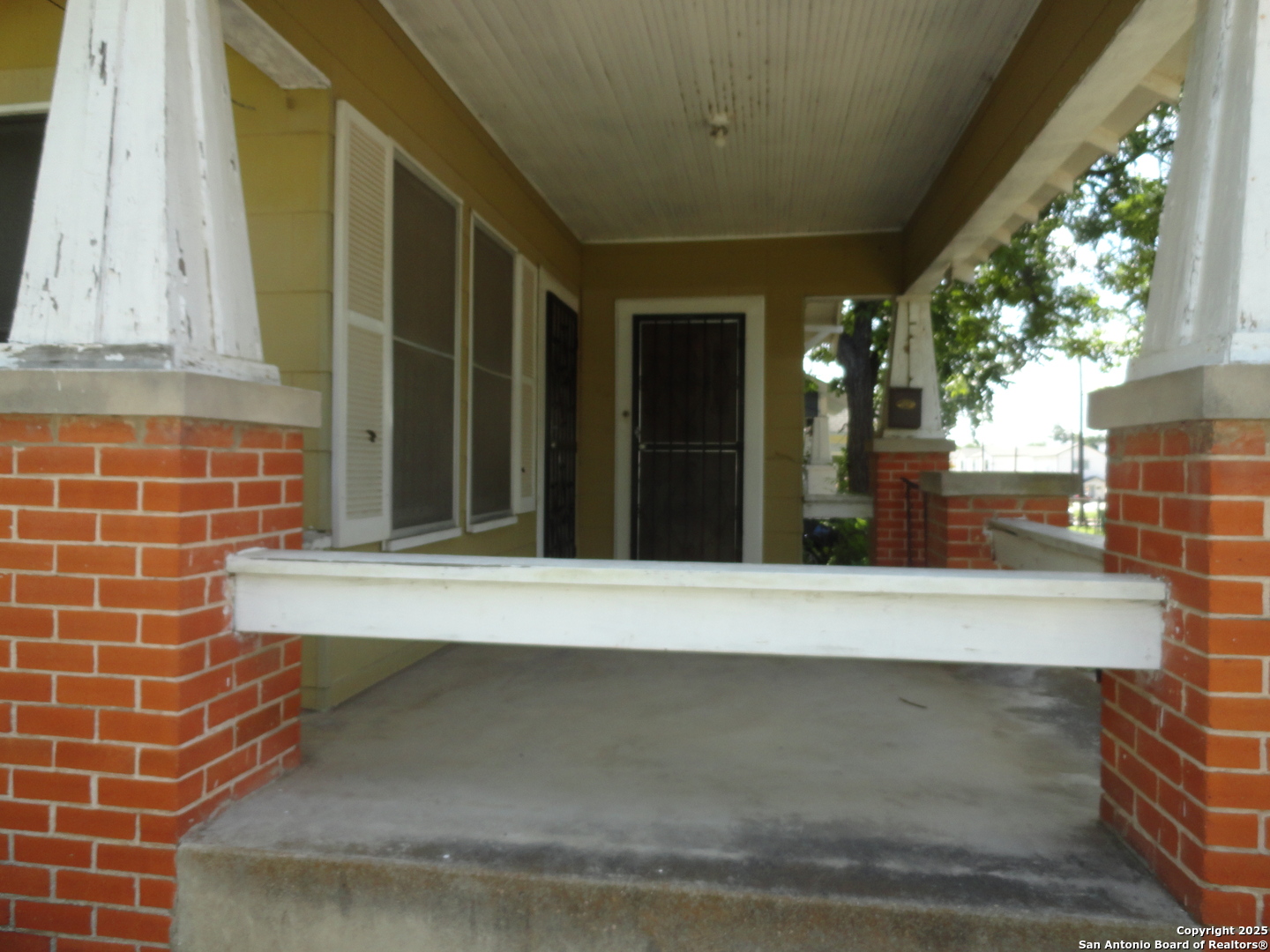 224 Vine