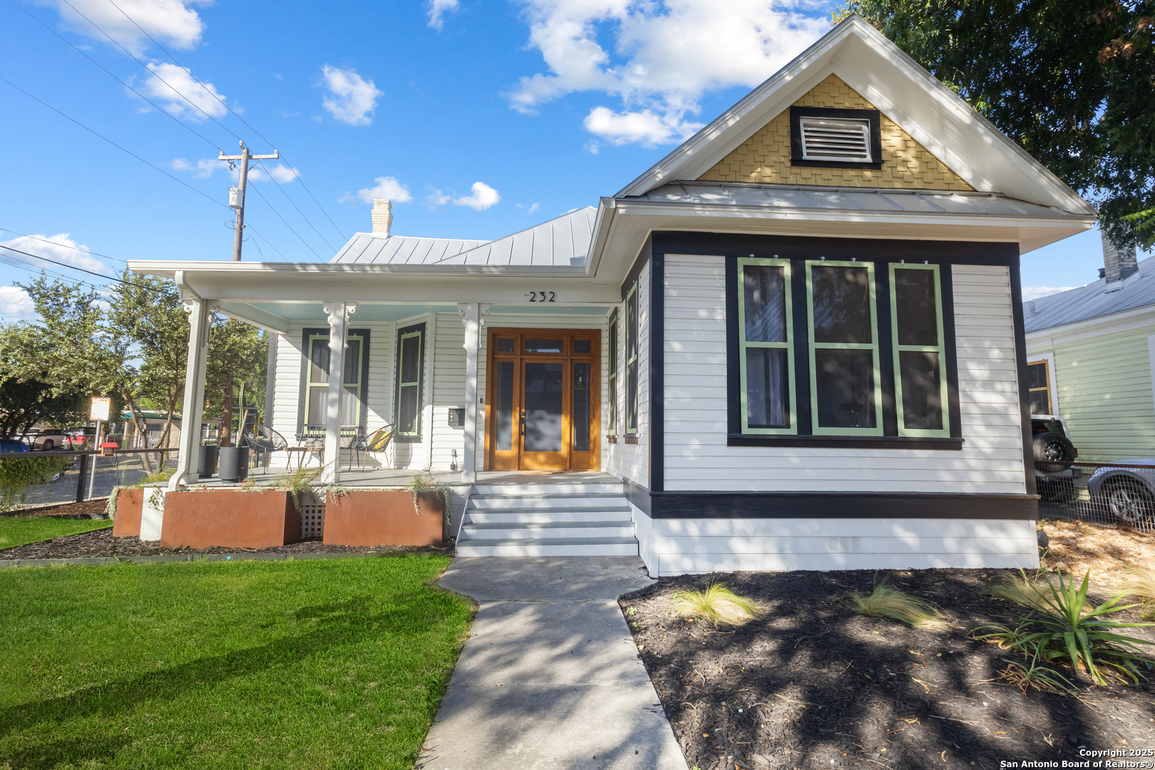 232 Lavaca