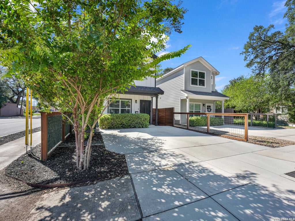 Photo of 754 DELMAR ST, San Antonio, TX 78210 (MLS # 2022612)