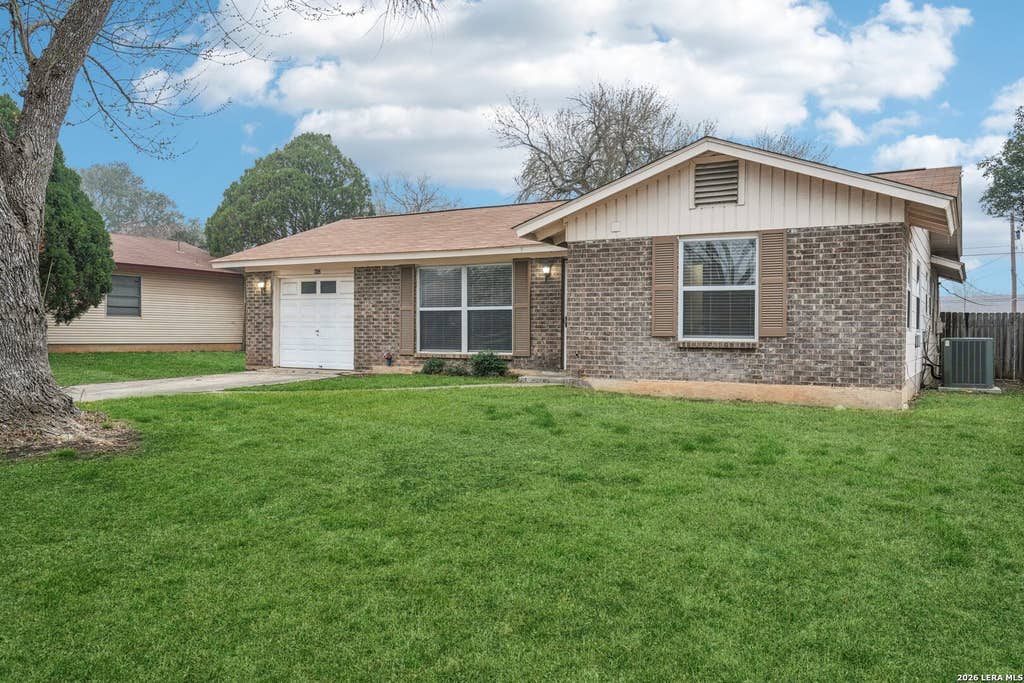Photo of 318 Balboa Drive, Universal City, TX 78148 (MLS # 1943021)