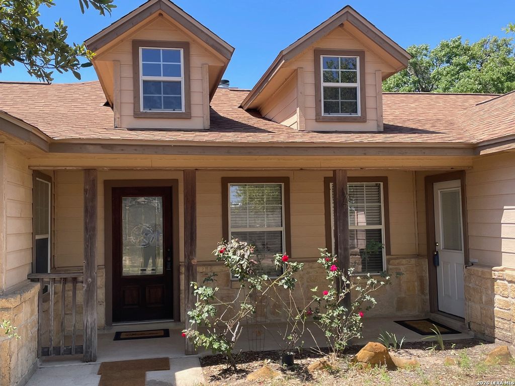 Photo of 370 ALBERTS LN, Somerset, TX 78069 (MLS # 1948256)