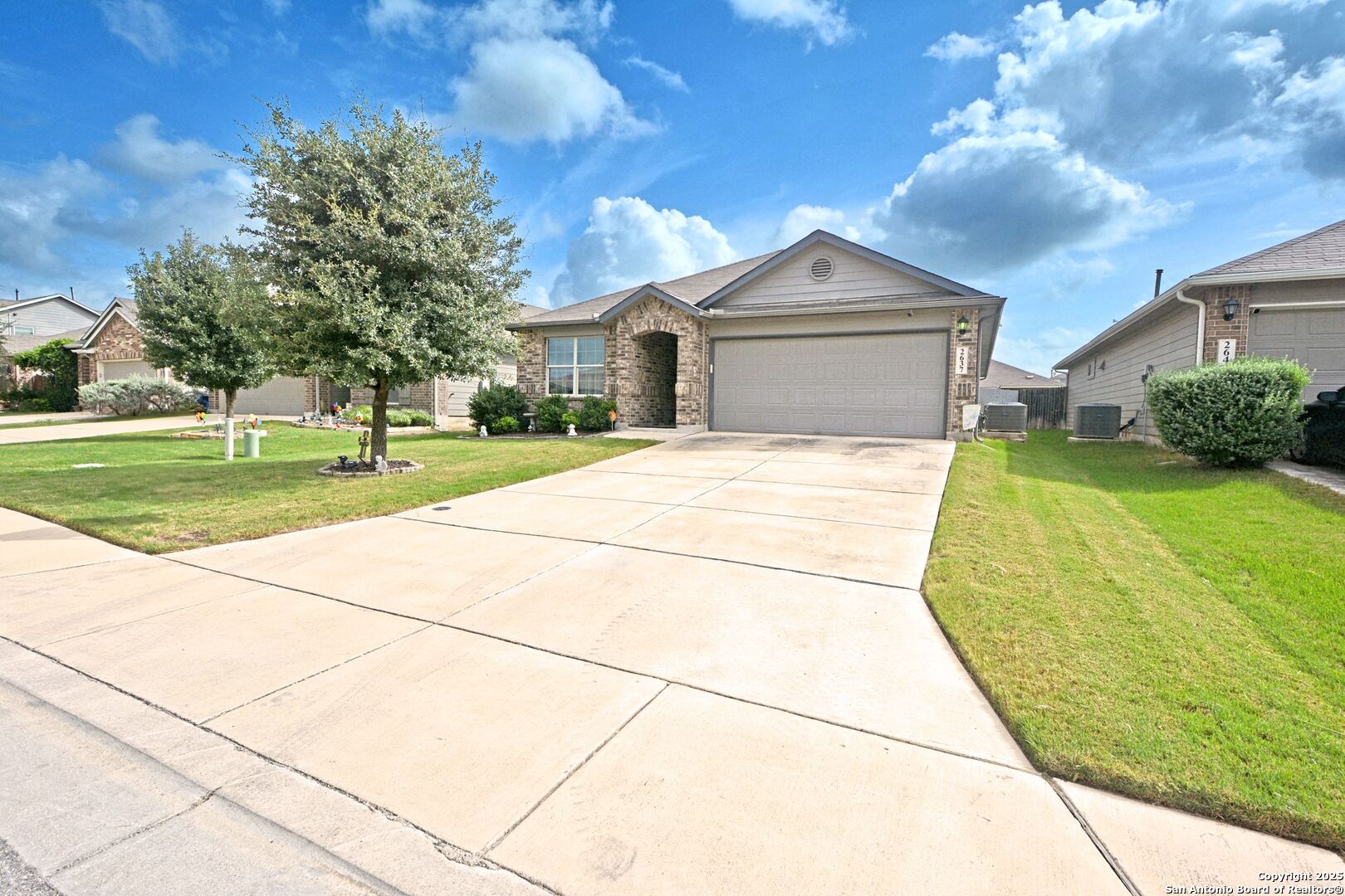 2637 McCrae