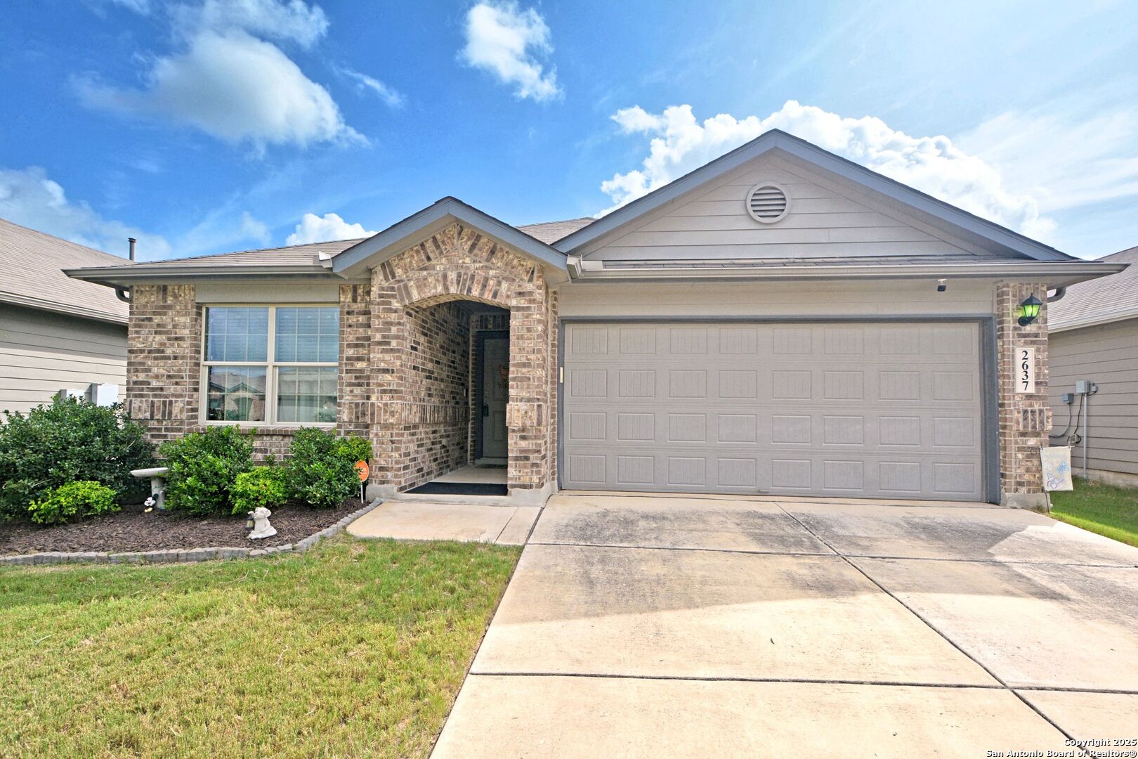 2637 McCrae