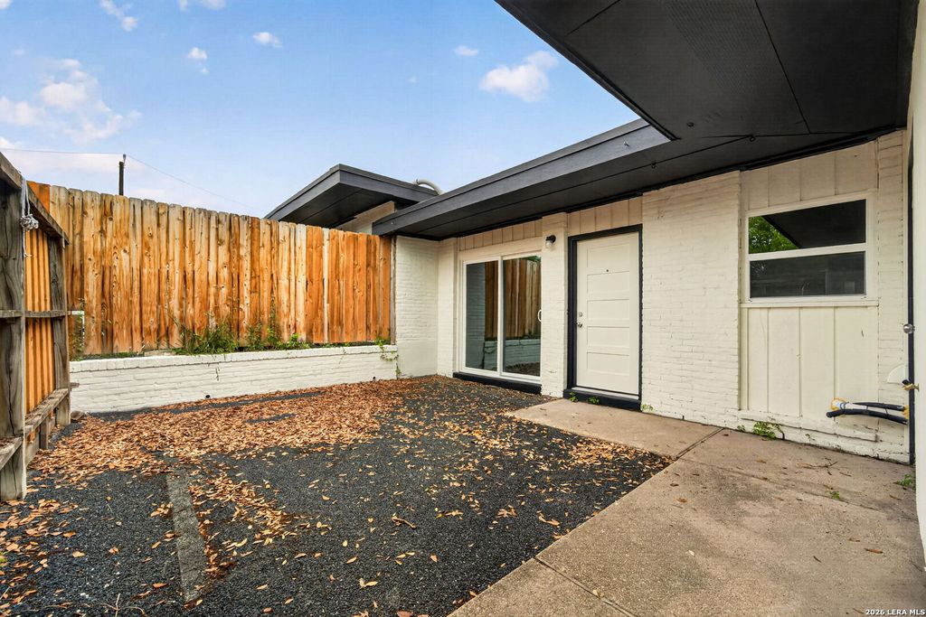 Photo of 600 Gentleman Road 3 #3, Balcones Heights, TX 78201 (MLS # 1959010)