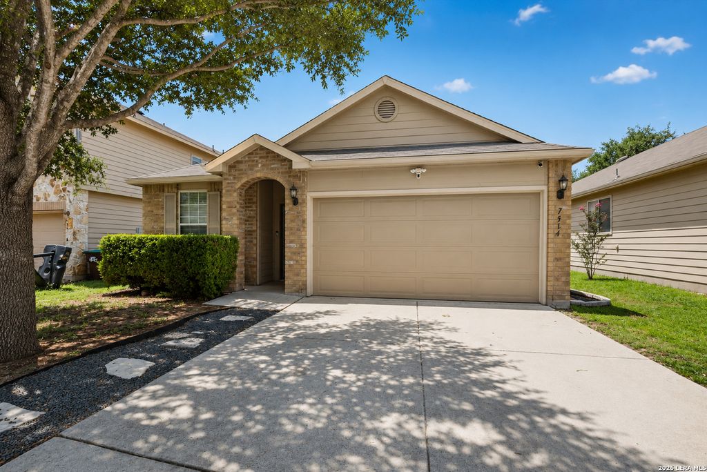 Photo of 7514 PARAISO PT, Boerne, TX 78015 (MLS # 1994378)