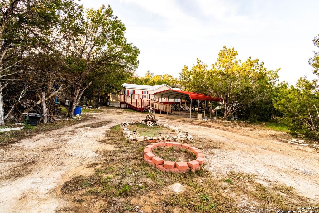 Photo of 1148 Sequoia Trl, Canyon Lake, TX 78133 (MLS # 1915211)