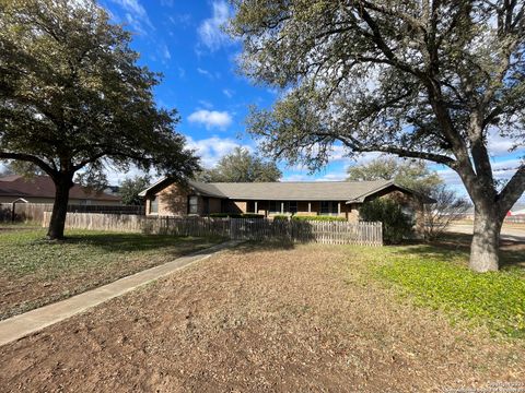 A home in Hondo