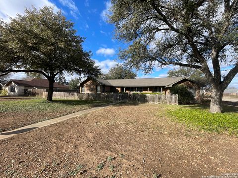 A home in Hondo