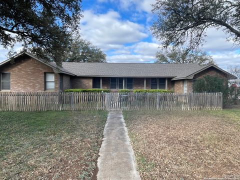 A home in Hondo