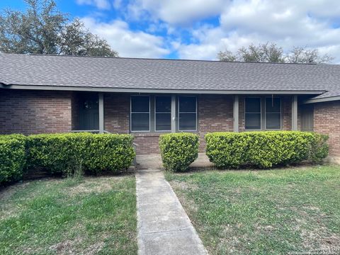 A home in Hondo