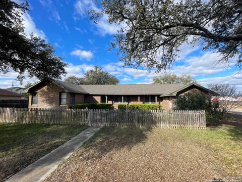 A home in Hondo