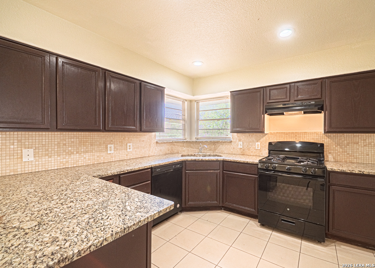 243 MAPLEWOOD LN