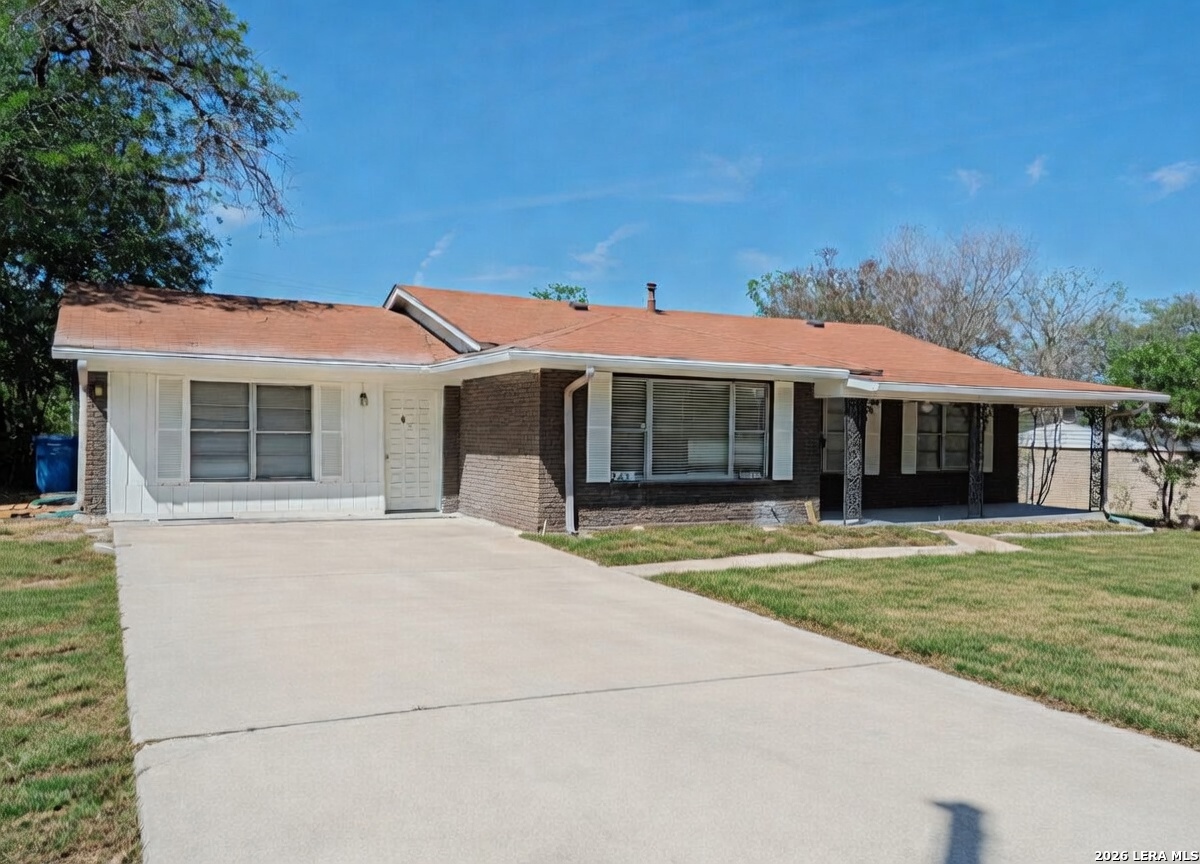 243 MAPLEWOOD LN