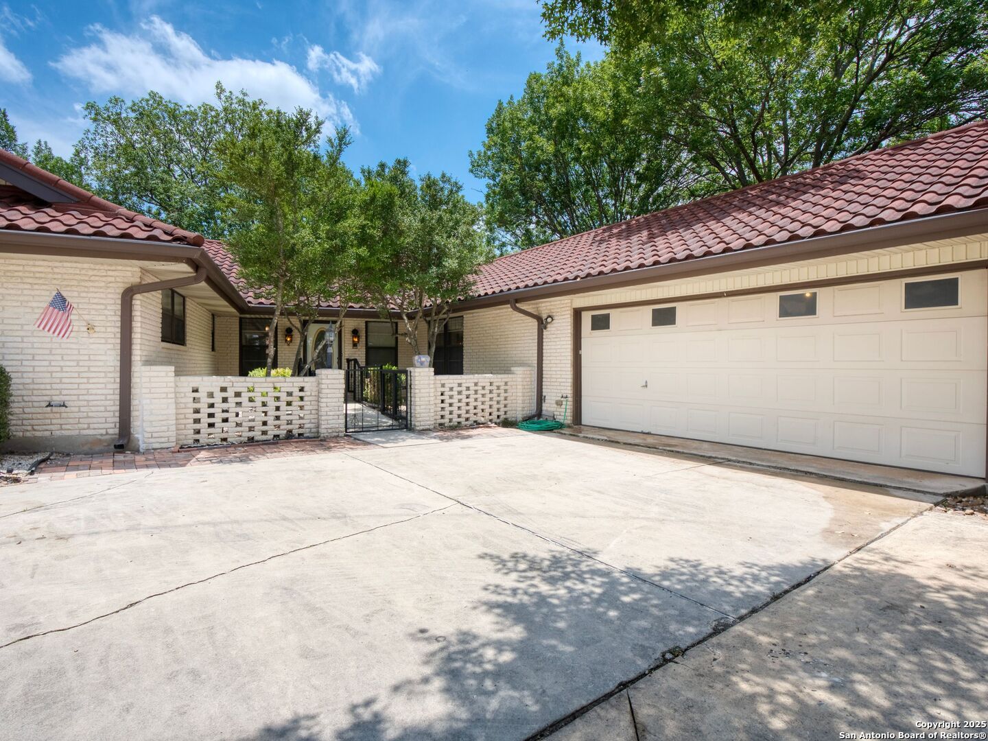 614 Candleglo Dr