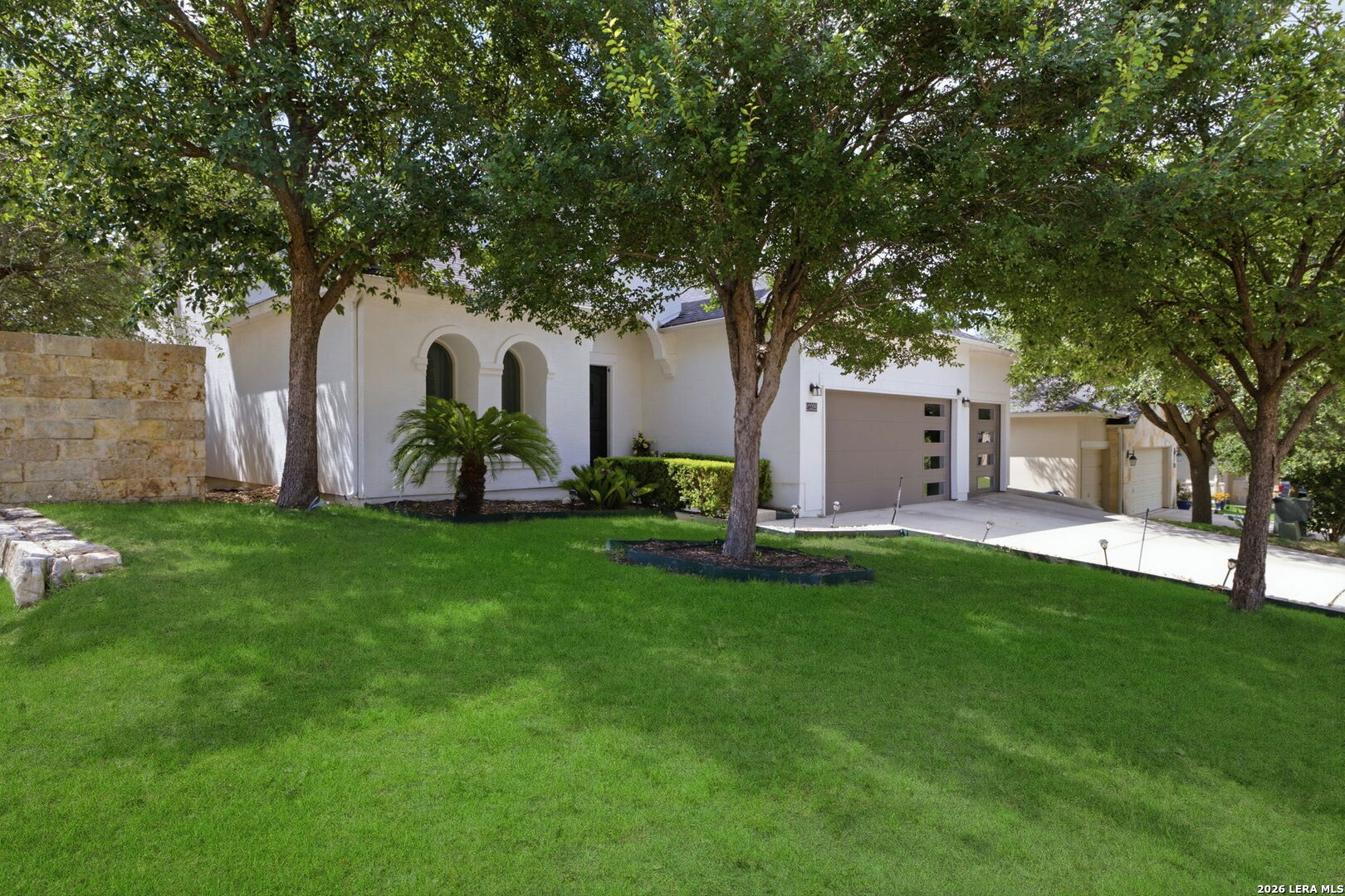 23326 WOODLAWN RDG