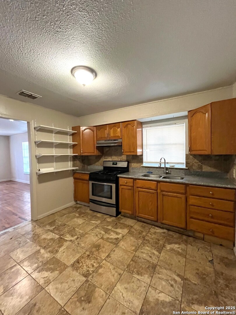 San Antonio, Texas 78220, United States, 3 Bedrooms Bedrooms, ,1 BathroomBathrooms,Residential,Active,191018