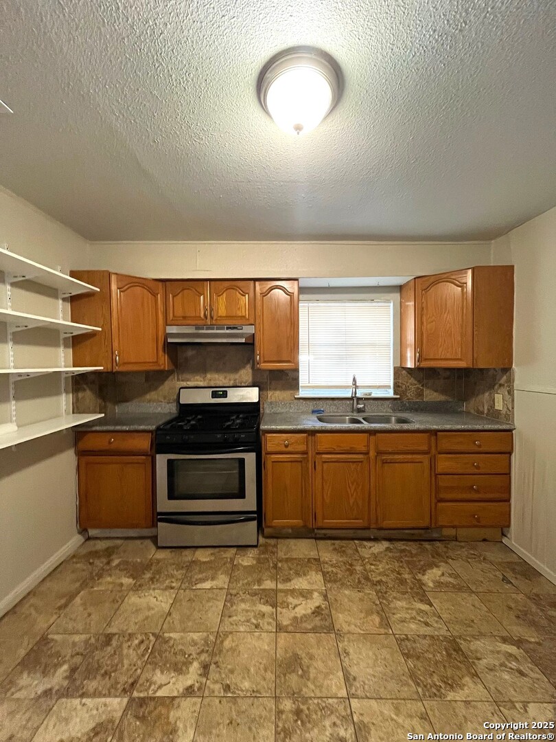 San Antonio, Texas 78220, United States, 3 Bedrooms Bedrooms, ,1 BathroomBathrooms,Residential,Active,191018