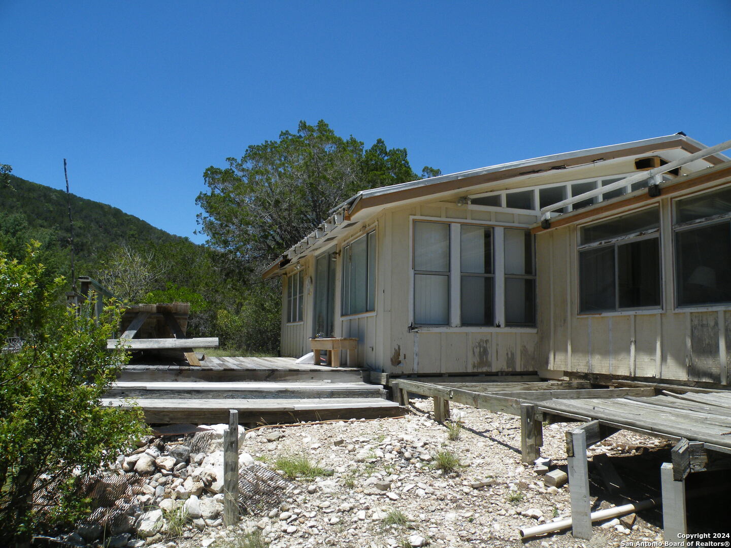 804 BLUFF CREEK RD