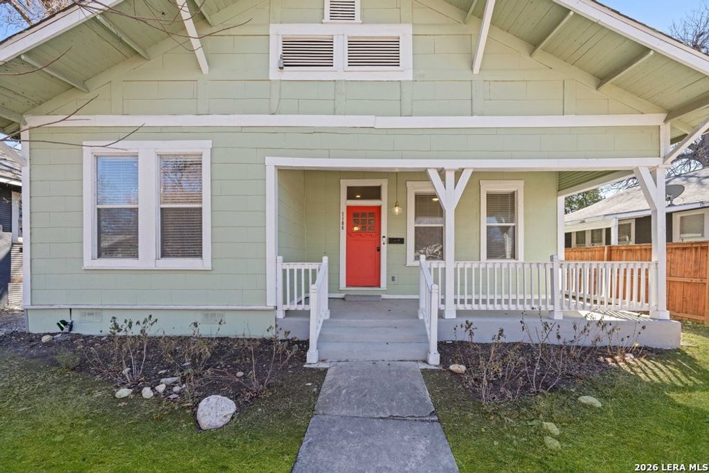 Photo of 1106 W Summit Ave, San Antonio, TX 78201 (MLS # 1939766)