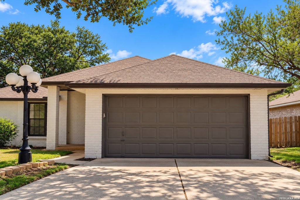 Photo of 7606 Forest Moon, Live Oak, TX 78233 (MLS # 2024284)