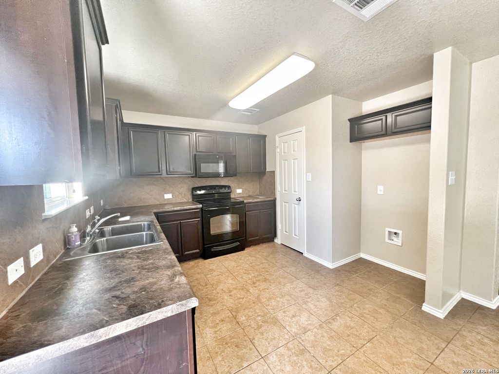 Photo of 655 Tom Kemp Dr, New Braunfels, TX 78130 (MLS # 1959037)