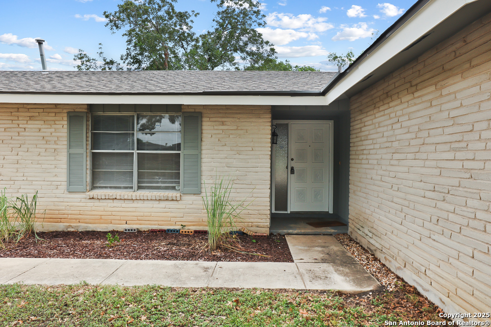 5611 Sir Gareth Dr