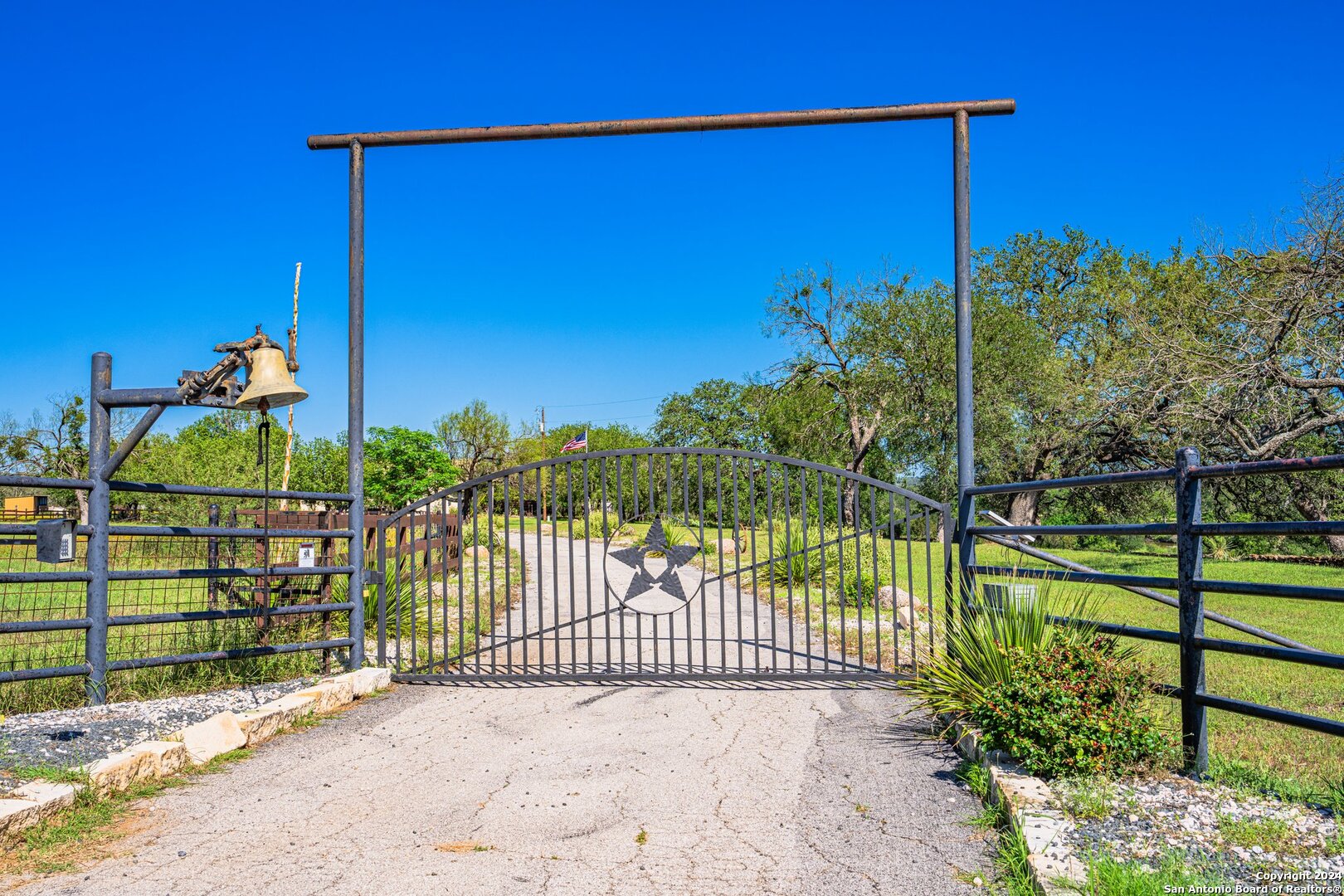 2054 Ranch Road 1320