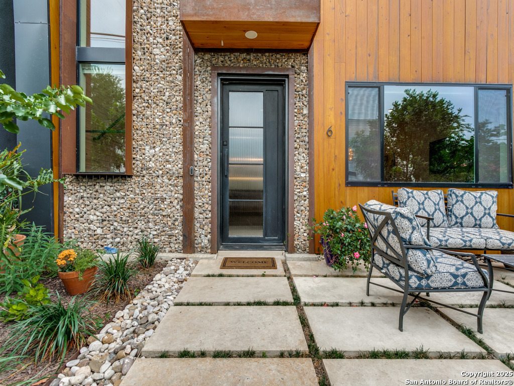 310 Clay, Residence 6