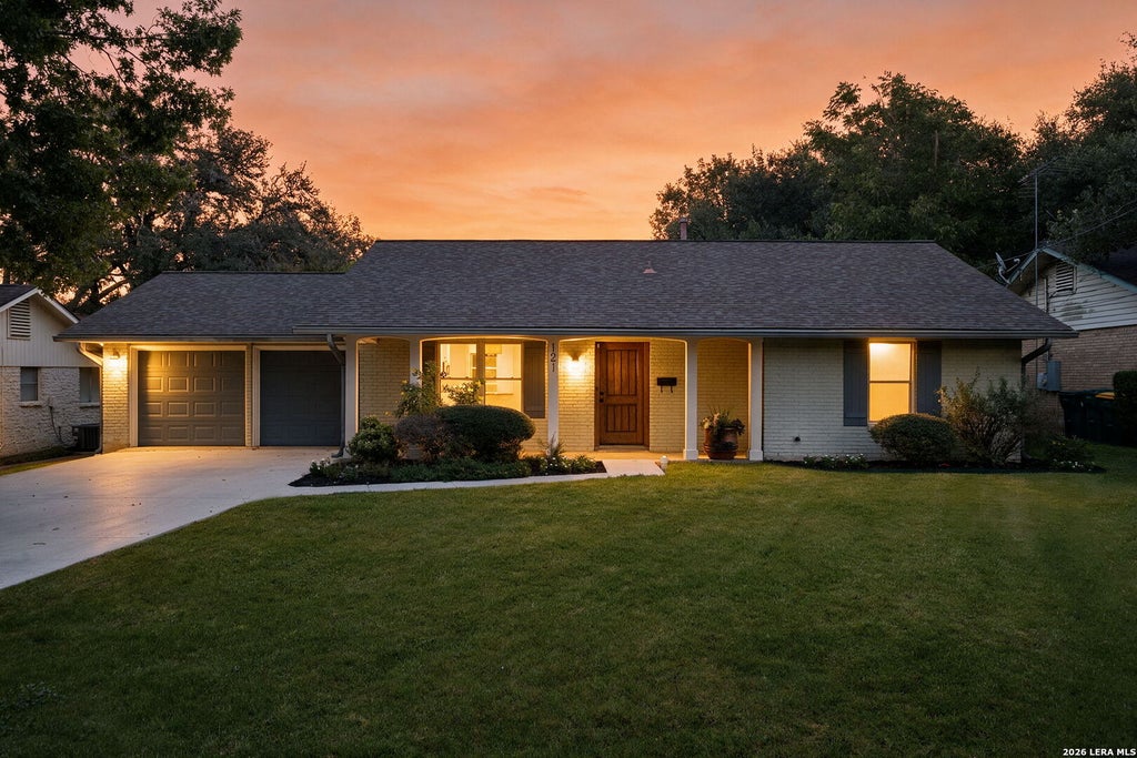 Photo of 121 Kenwood Ave, Boerne, TX 78006 (MLS # 2019545)