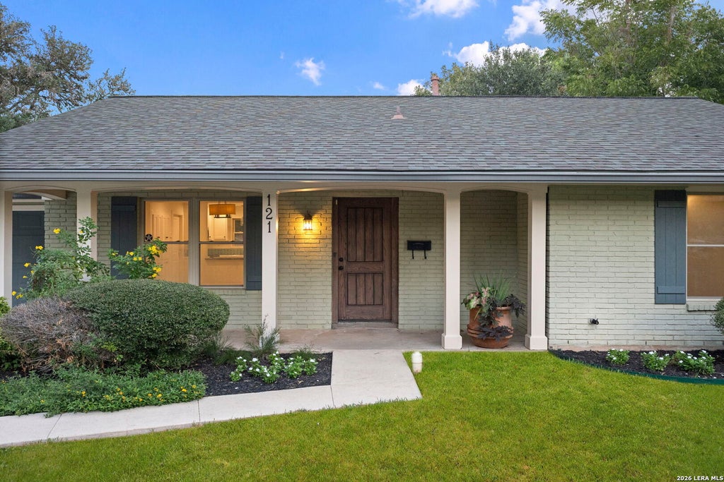Photo of 121 Kenwood Ave, Boerne, TX 78006 (MLS # 2019545)