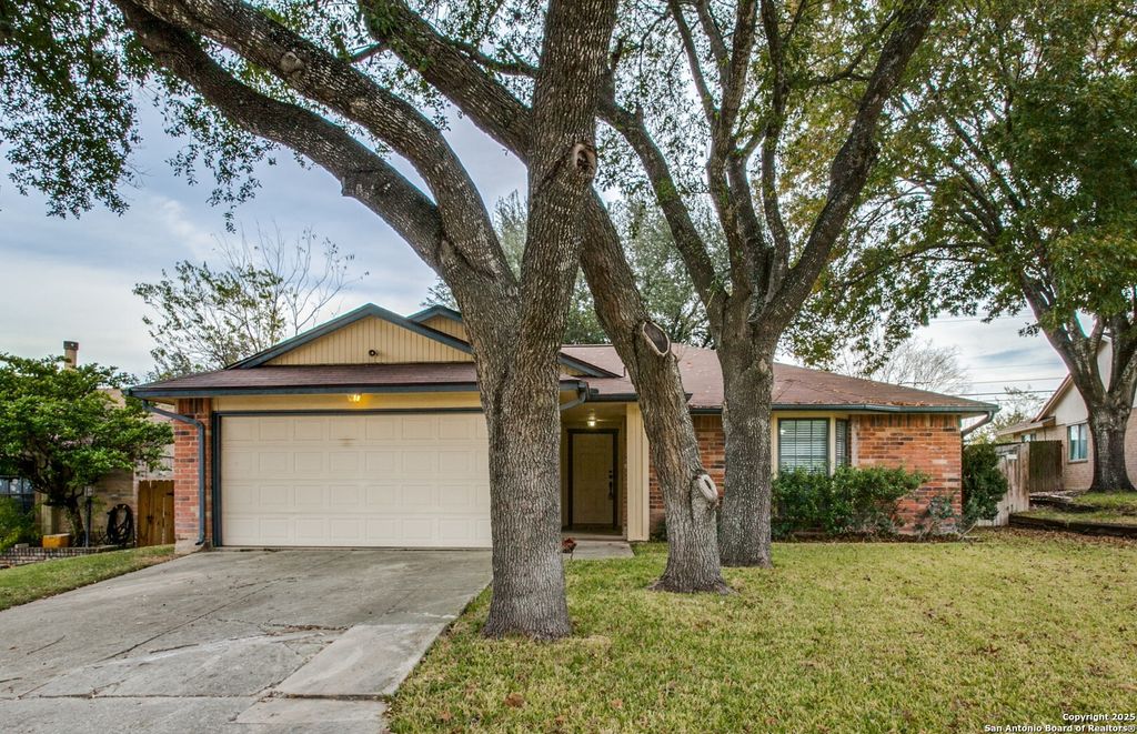 Photo of 6103 John Chapman, San Antonio, TX 78240 (MLS # 1925781)