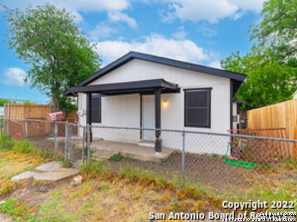 Photo of 915 San Marcos, San Antonio, TX 78207 (MLS # 1933011)