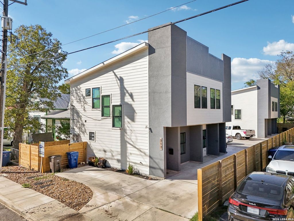 Photo of 317 Toledo, San Antonio, TX 78203 (MLS # 1943254)