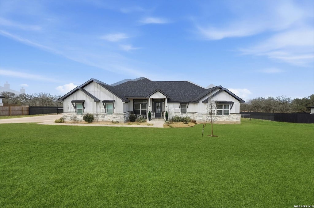Photo of 113 Hondo Dr, La Vernia, TX 78121 (MLS # 1949212)