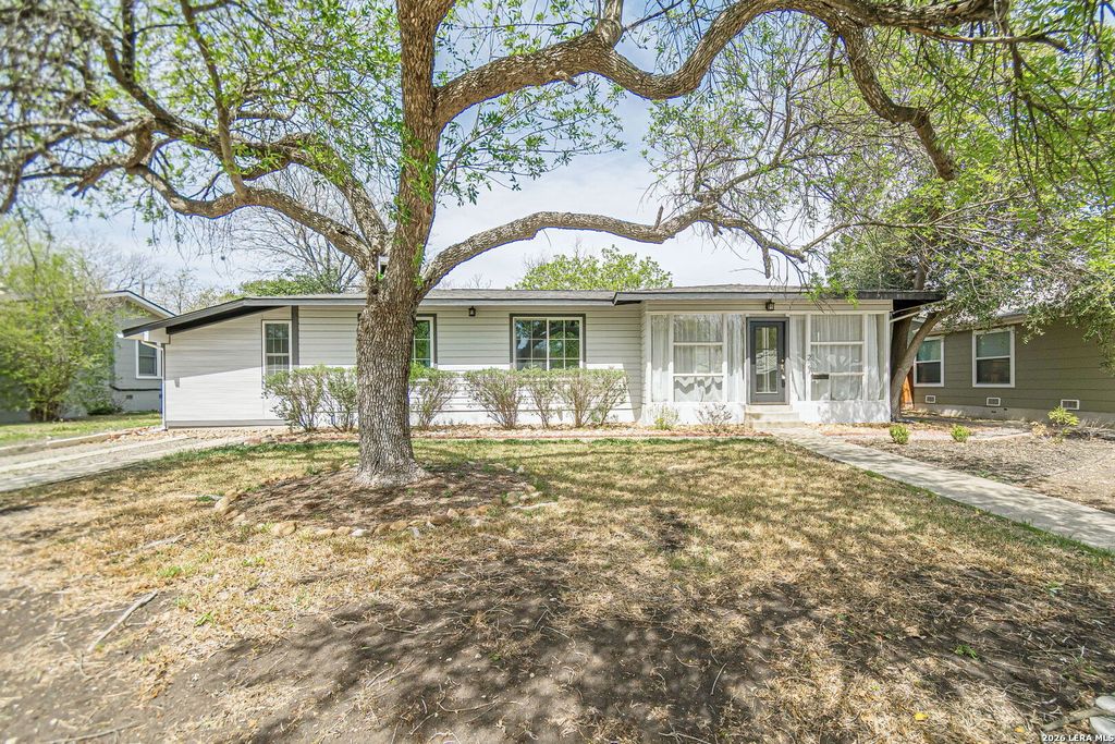 Photo of 227 Devonshire Dr, San Antonio, TX 78209 (MLS # 1950975)