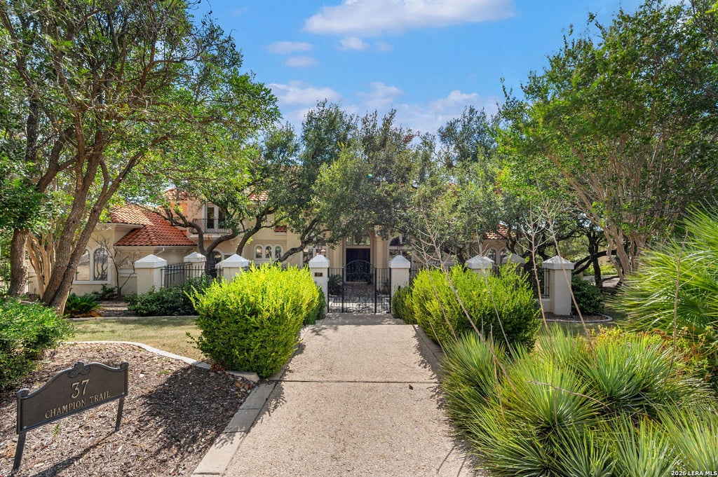 Photo of 37 CHAMPION TRL, San Antonio, TX 78258 (MLS # 2009903)