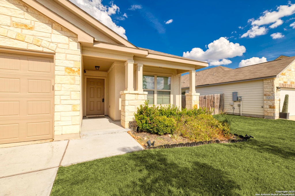 Photo of 161 Sambar Main, Schertz, TX 78108 (MLS # 1947251)