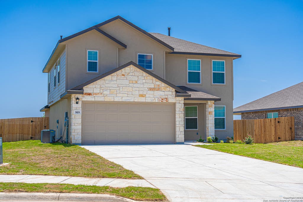Photo of 909 Rolling River, Cibolo, TX 78108 (MLS # 2003121)