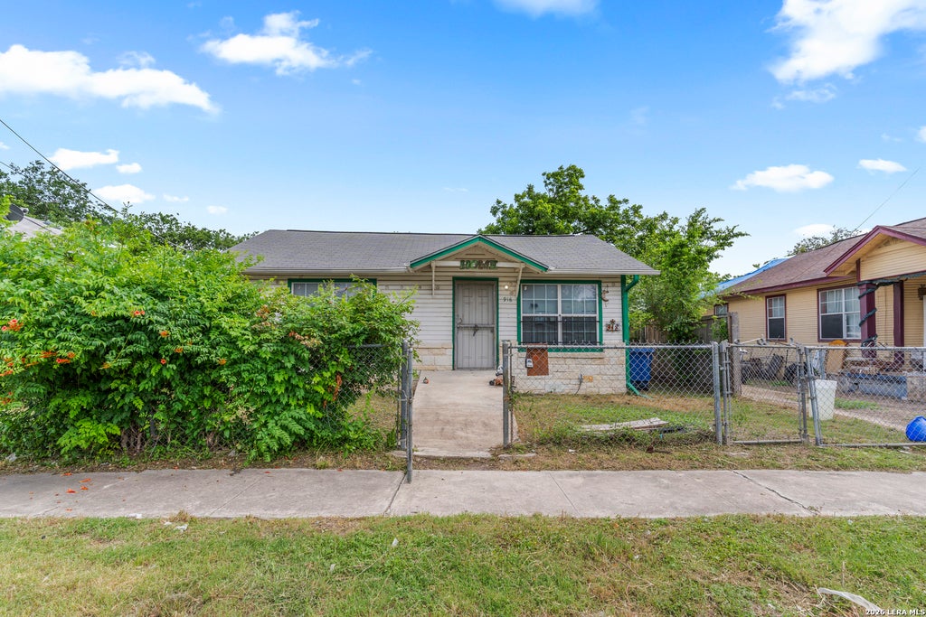 Photo of 918 Cecilia St, San Antonio, TX 78207 (MLS # 1969494)