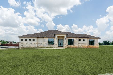 A home in Floresville