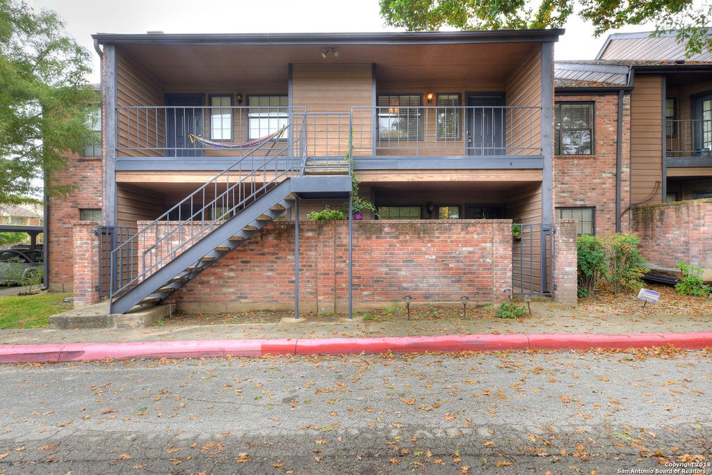 Photo of 4803 Hamilton Wolfe Rd 916 #916, San Antonio, TX 78229 (MLS # 1940092)