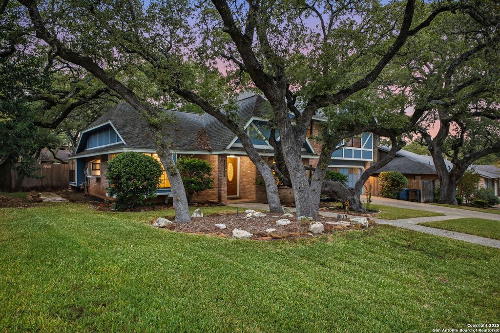 Photo of 13123 Hunters Spring, San Antonio, TX 78230 (MLS # 1854342)