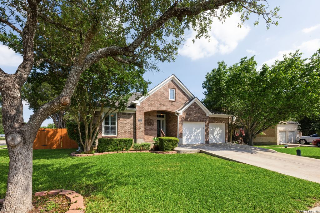 Photo of 213 Bending Oak, New Braunfels, TX 78132 (MLS # 1961655)